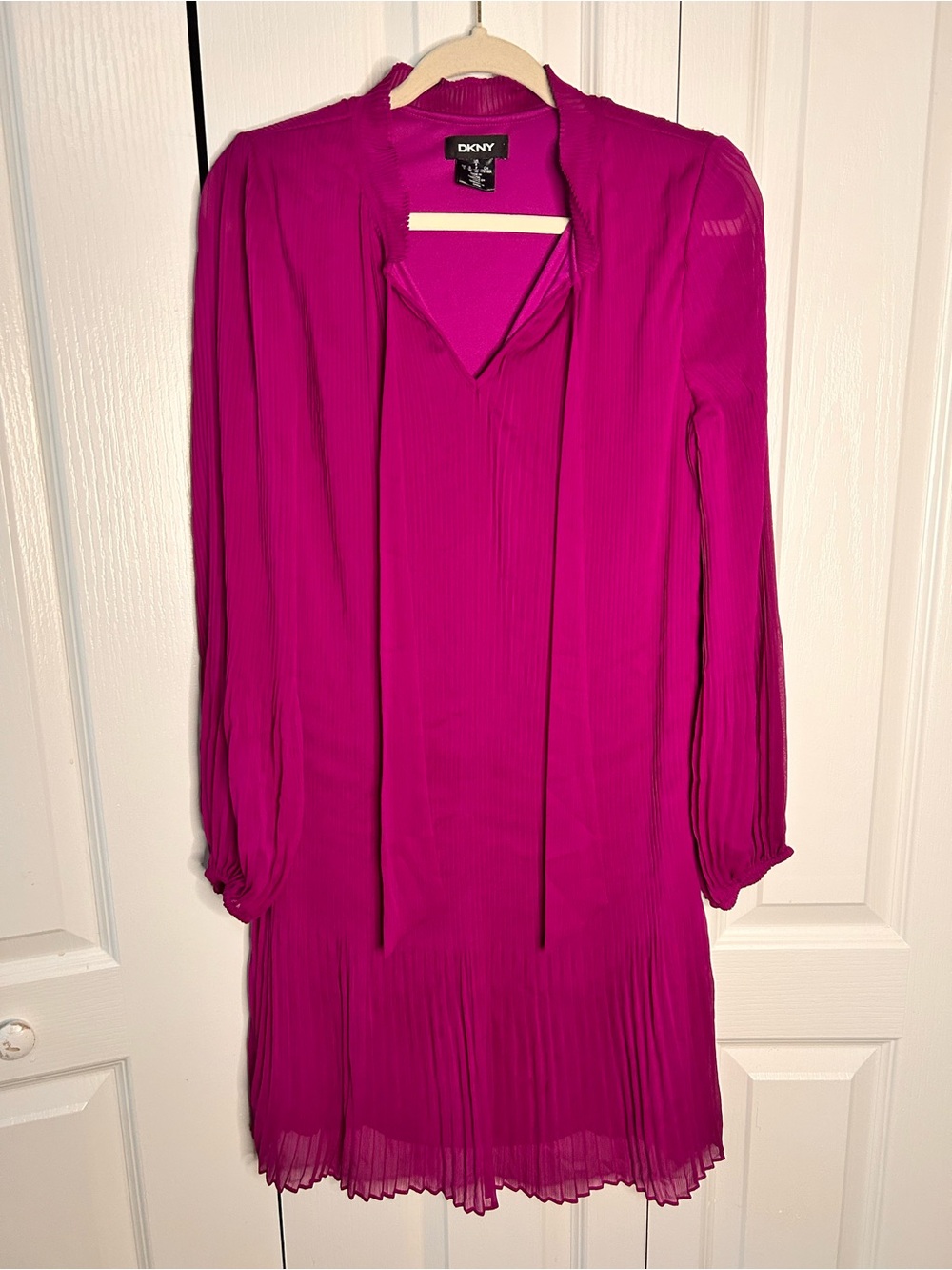 DKNY Women's Size 8 Pink Purple Long Sleeve Tie Neck Pleated Shift Dress Lined